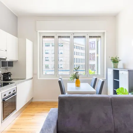 Duomo 10 Minutes Walk- Modern Design Appartement Milan