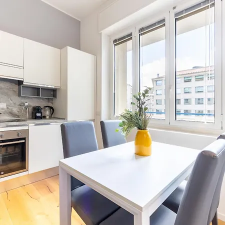 Duomo 10 Minutes Walk- Modern Design Appartement